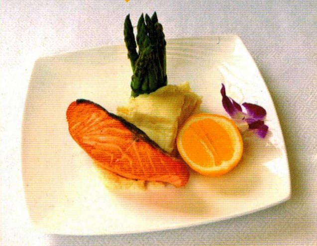 Pan-Seared Salmon with Asparagus and Mashed Potatoes